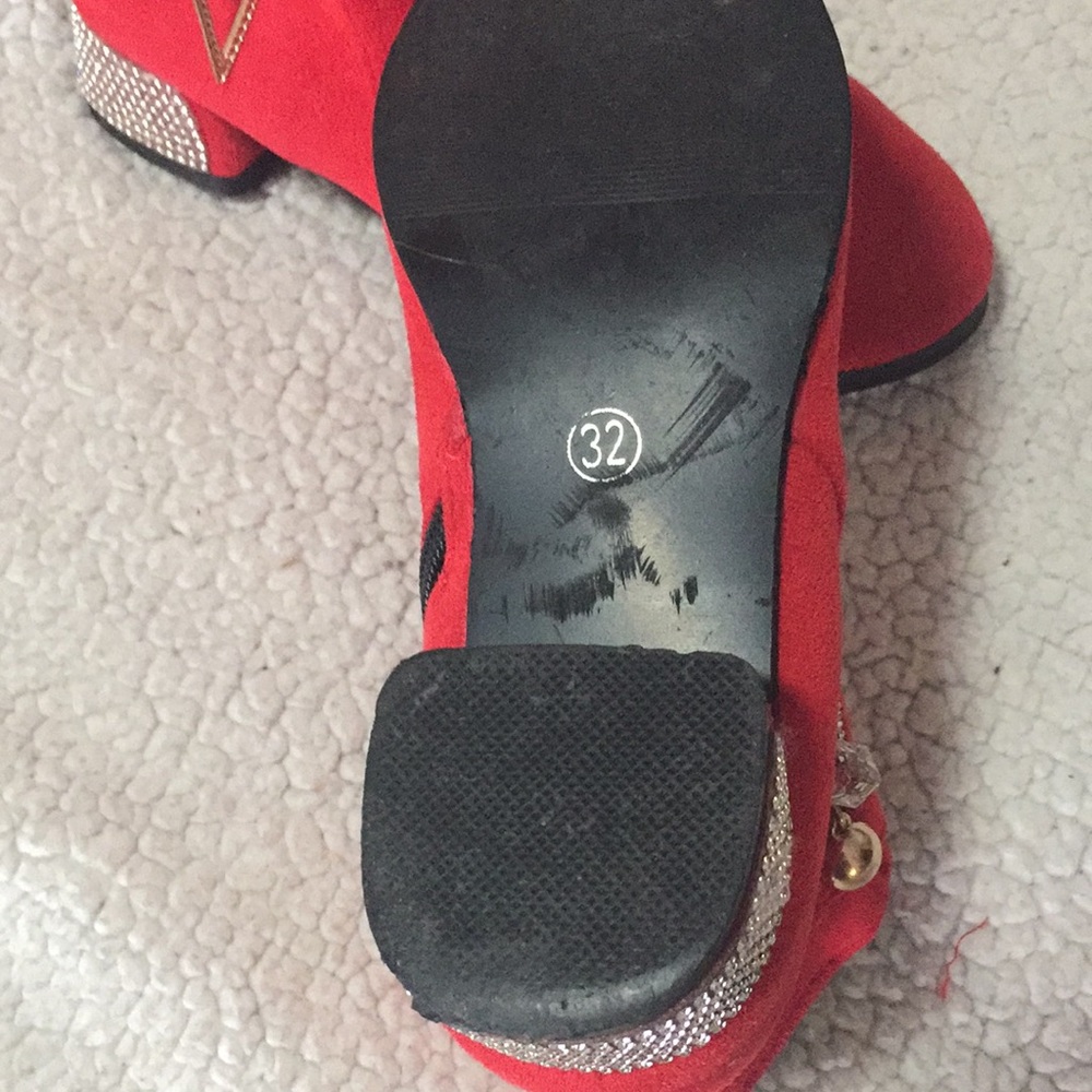 RED FAUX SUADE SHOES - Picture 2 of 5
